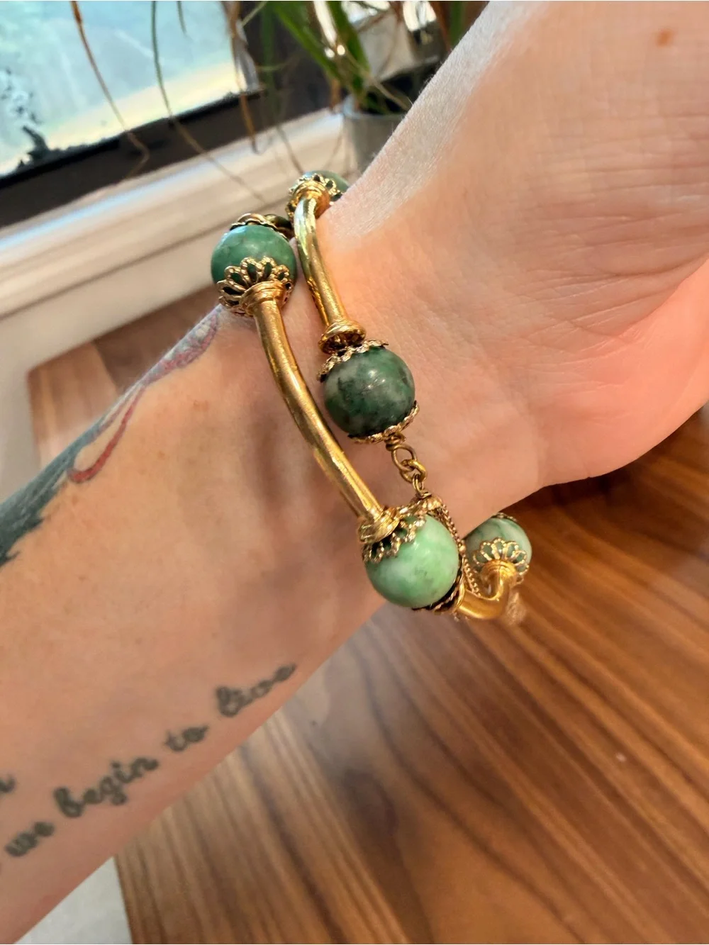 RARE HTF VTG Sezane Sally Bracelet Green and Gold Tone Marbled Stone
